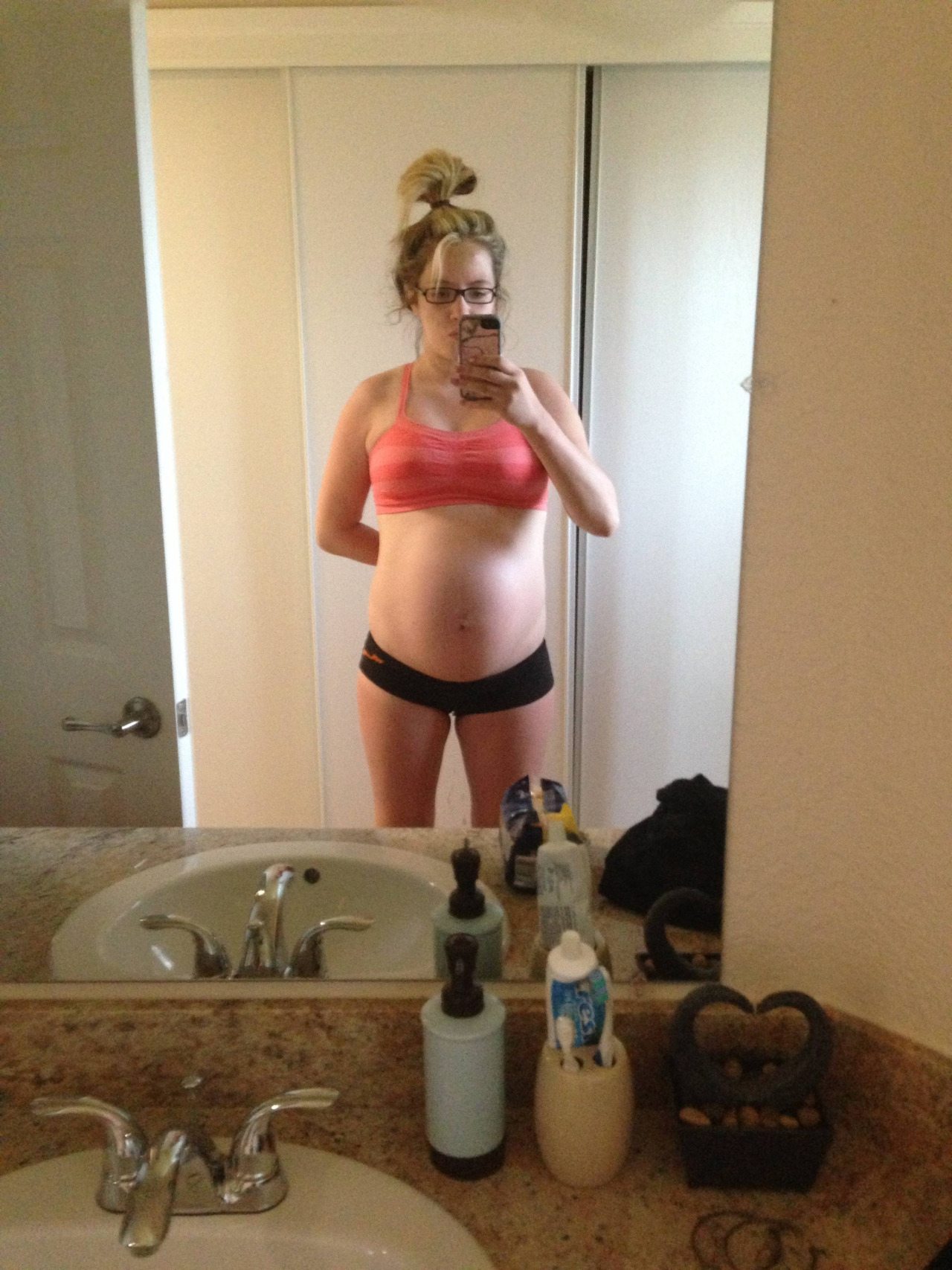 femme nue enceinte gros appétit sexuel 28