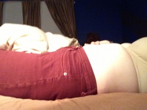 exhibition nue d une femme enceinte 08